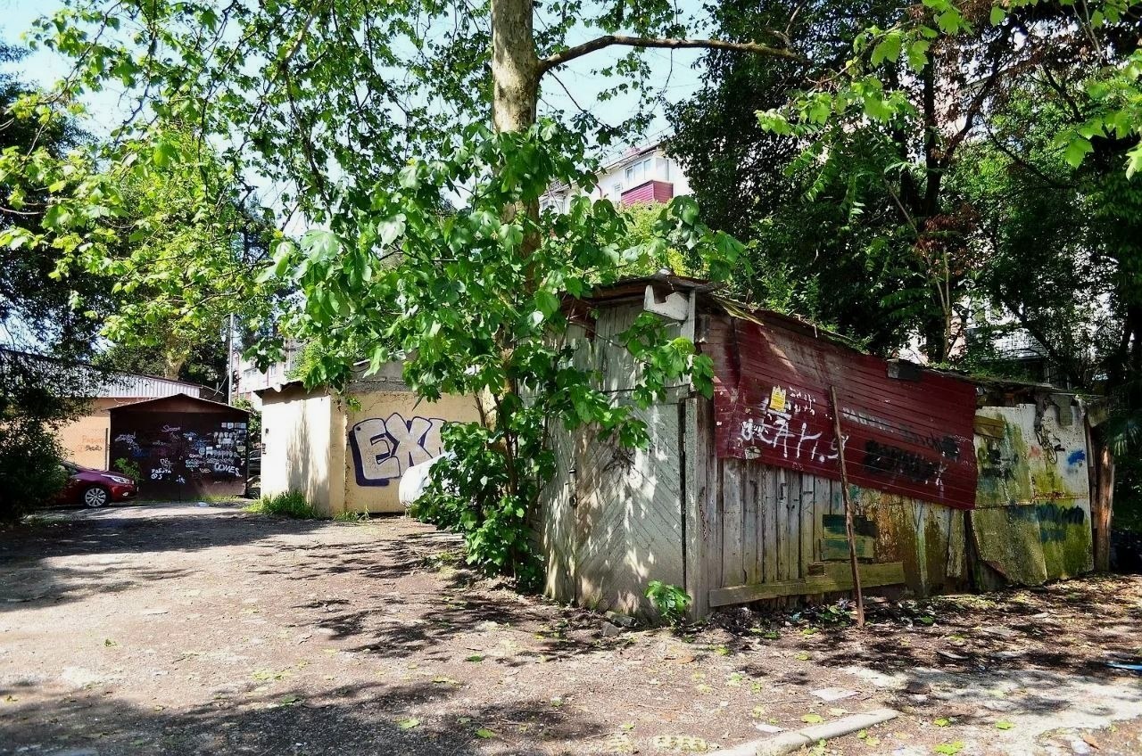 Депутат ЗСК Виктор Тепляков провёл обход микрорайона Гагаринский в Сочи